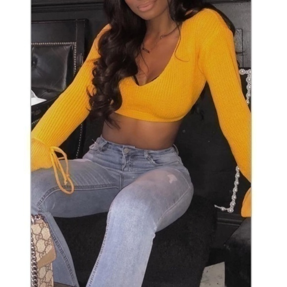 U Neck Yellow Cropped Sweater - Picture 2 of 10